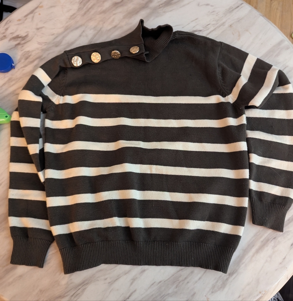 Women’s Green & Cream Striped Sweater, Silver Button, Pullover Size M. #D96 - Picture 2 of 3
